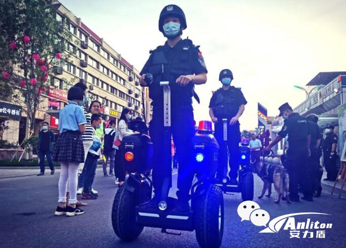 一线警员巡逻